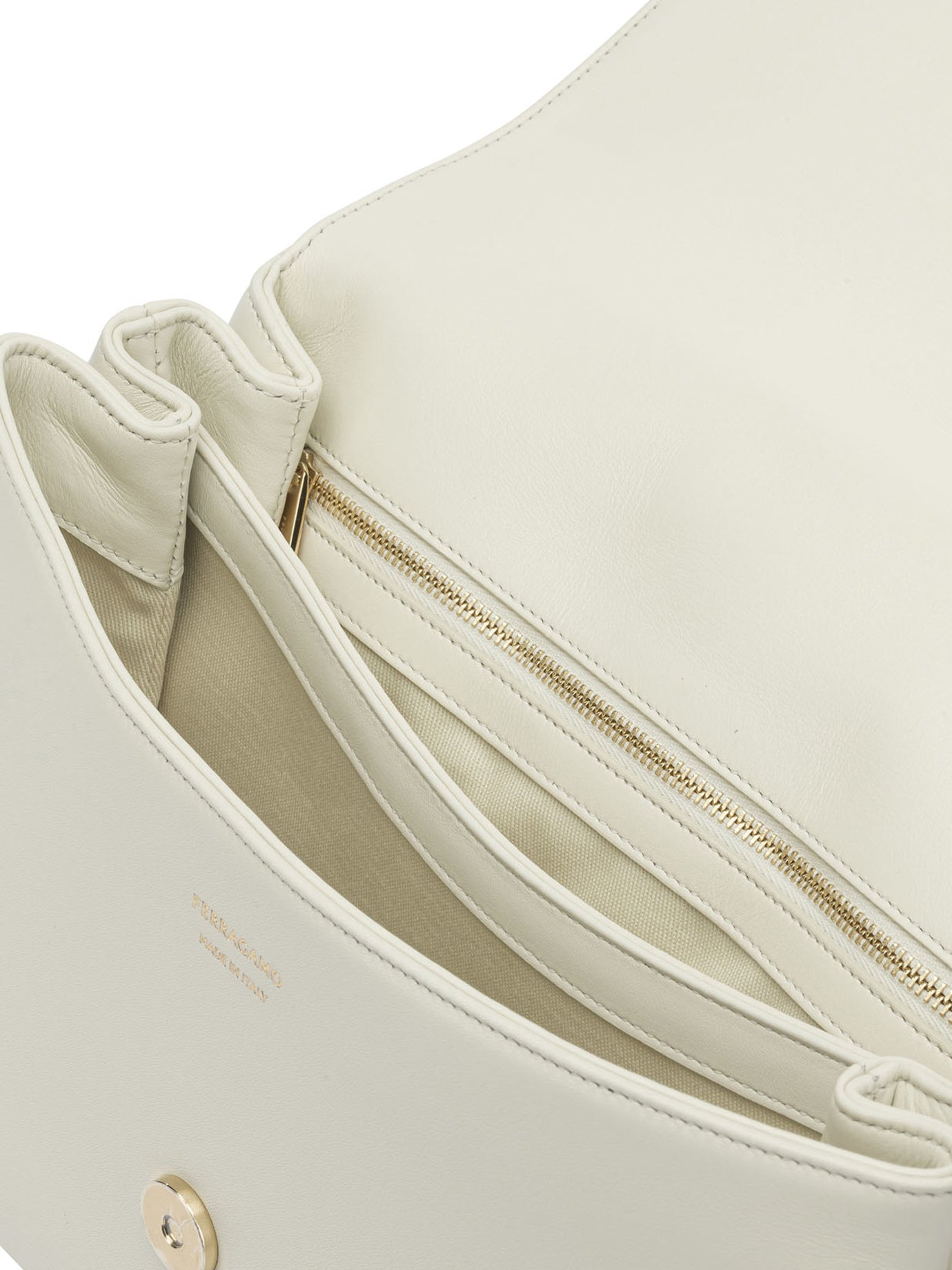Ferragamo Leather shoulder bag with flap - White