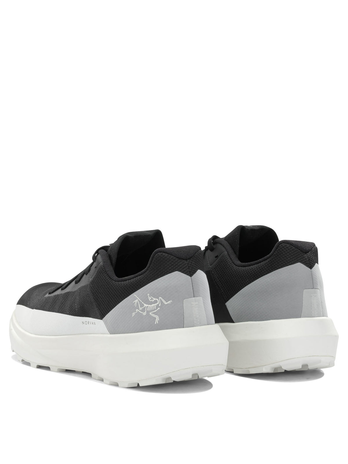 Arc'teryx "Norvan LD 4" Low-top sneakers - Black