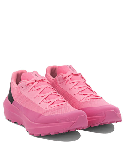 Arc'teryx "Norvan LD 4" Low-top sneakers - Pink