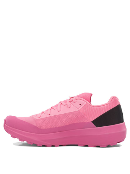 Arc'teryx "Norvan LD 4" Low-top sneakers - Pink