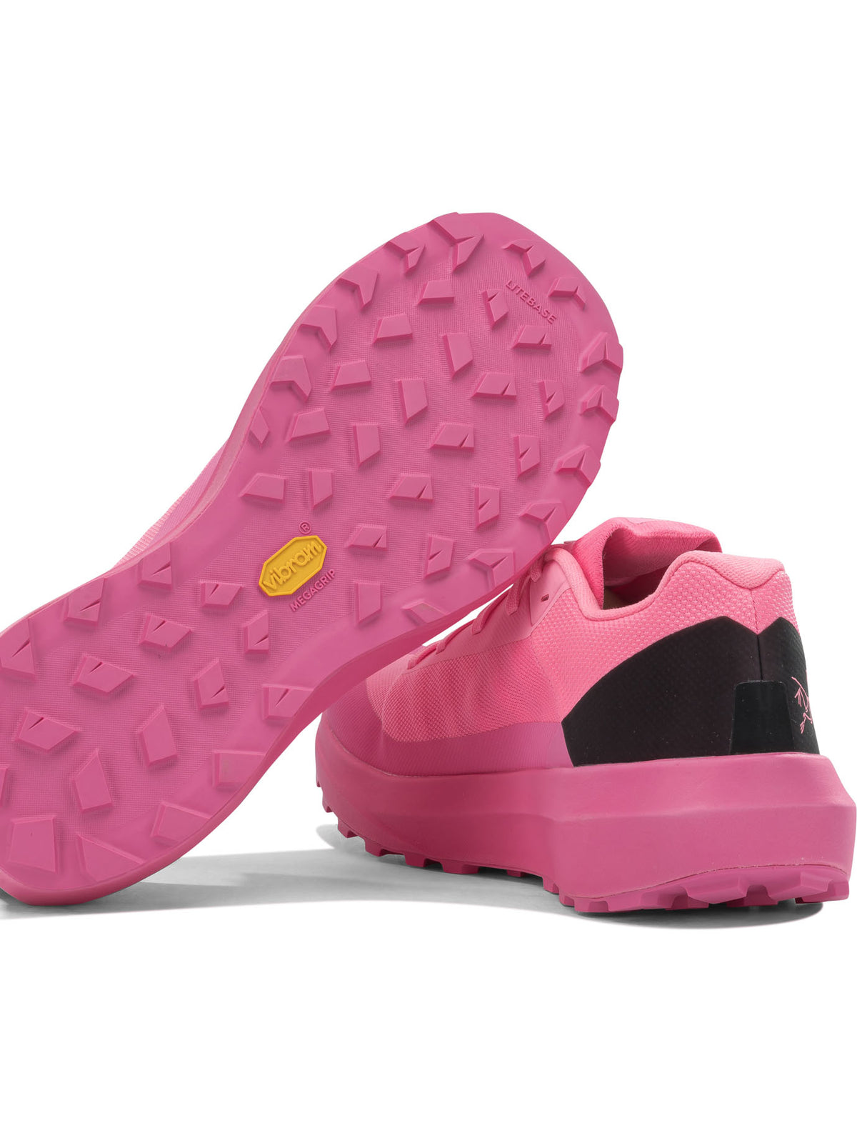 Arc'teryx "Norvan LD 4" Low-top sneakers - Pink