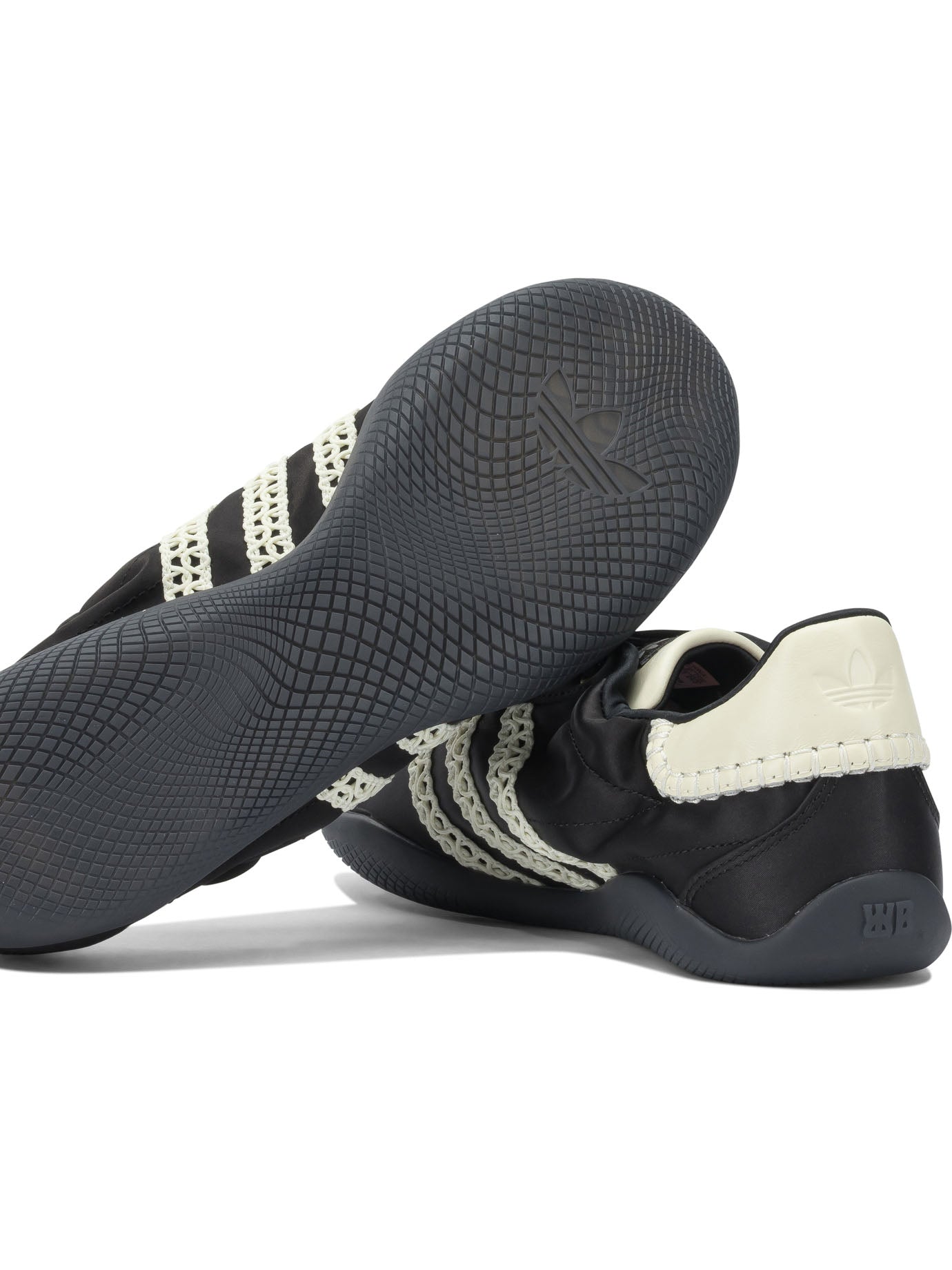 Adidas Originals "Wales Bonner Karintha Lo Satin" sneakers - Black