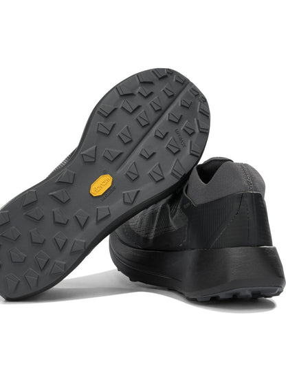 Arc'teryx "Sylan 2" Low-Top Sneakers - Black