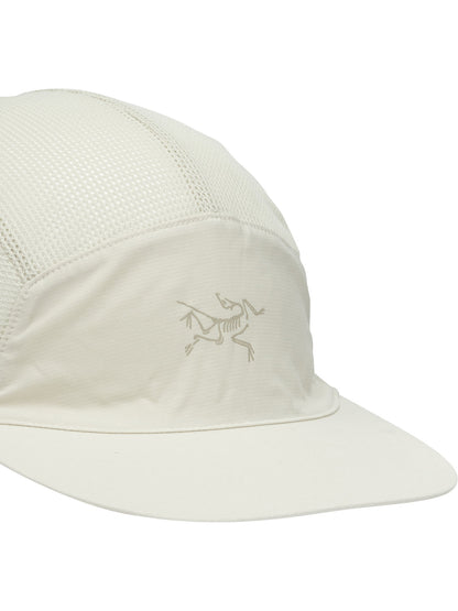 Arc'teryx "Norvan Mesh" trucker hat - White