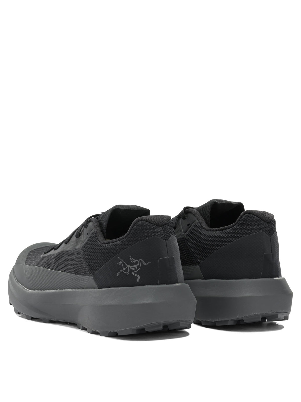 Arc'teryx "Norvan LD 4" Low-top sneakers - Black