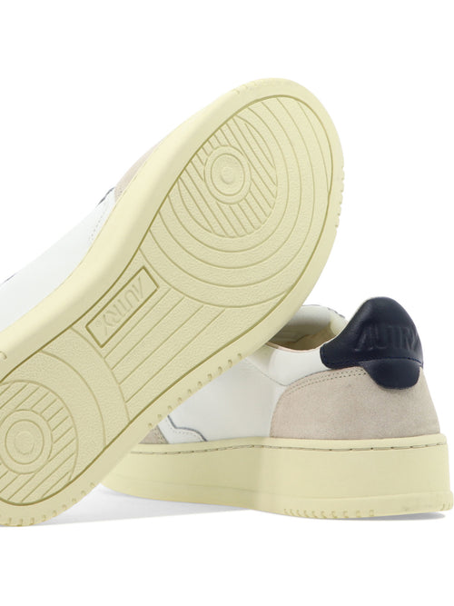 Autry "Medalist Low" Low-Top Sneakers - White