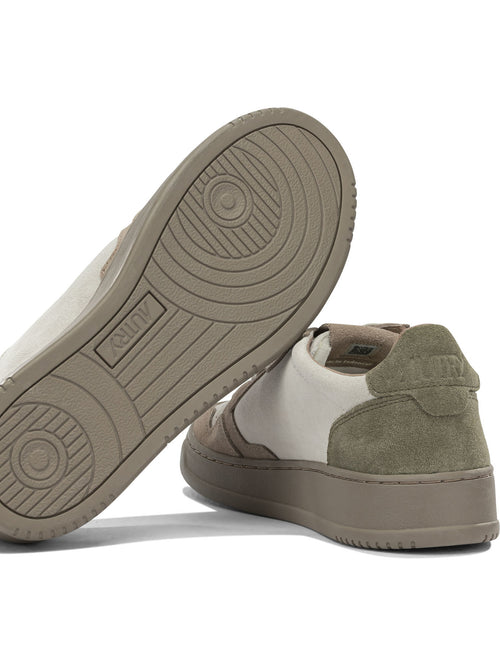 Autry "Medalist Low" Low-Top Sneakers - Beige
