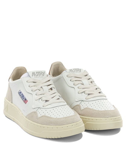Autry "Medalist Low" Low-Top Sneakers - White