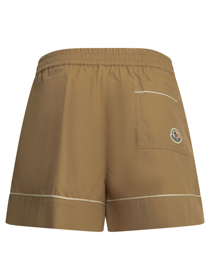 Moncler Utility shorts with reverse logo - Beige