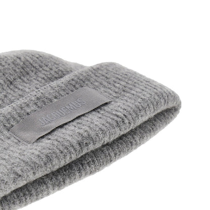 JACQUEMUS Knitted beanie hat with gros-grain logo