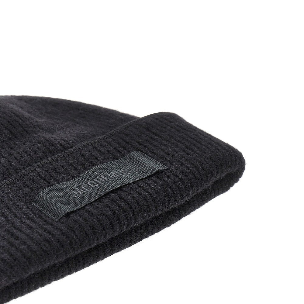 JACQUEMUS Knitted beanie hat with gros-grain logo