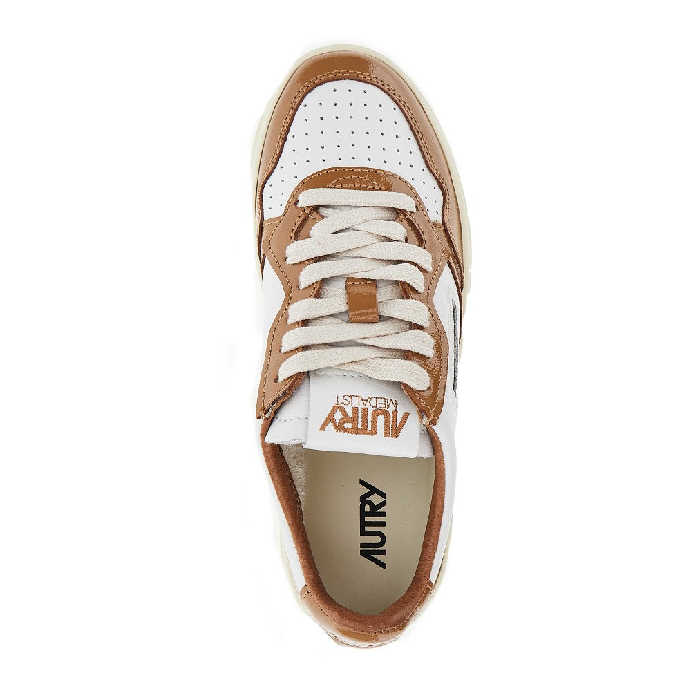 AUTRY Medalist Low sneakers with patent details